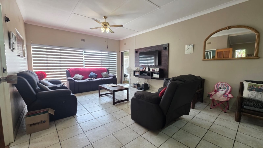 To Let 3 Bedroom Property for Rent in Wilkeville North West